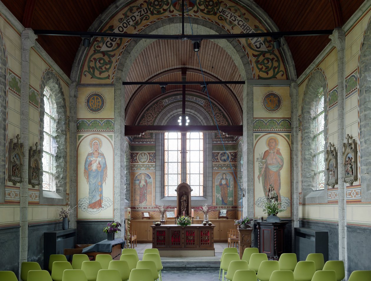 Kappeli (Mater, Sint-Amelbergan kappeli). Sisätilat. 1915-1916. Arkkitehti Arthur Van Ommeslaeghe. tekijältä Arthur Van Ommeslaeghe