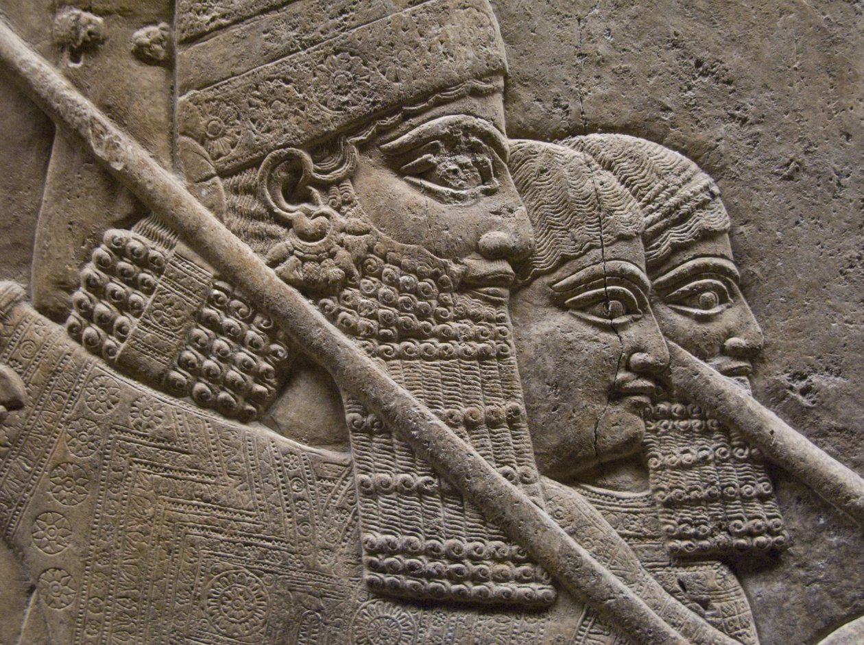 Kuningas Ashurnasirpal II kuninkaallisen leijonanmetsästyksen aikana 700-luvulla. eKr tekijältä Assyrian