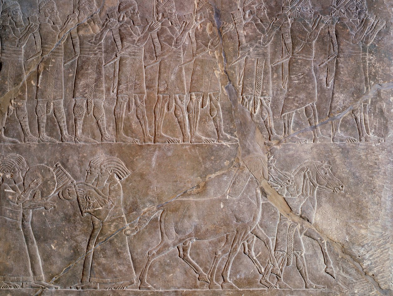Itämainen antiikki: yksityiskohta bareljeefistä kalkkikivessä: Assyrian (Mesopotamian) kuninkaan Assurbanipalin tai Ashurbanipalin panssarin muusikot (669 eKr.-627 eKr.). 640 eaa. Niinivestä. Pariisi, Louvre-museo tekijältä Assyrian