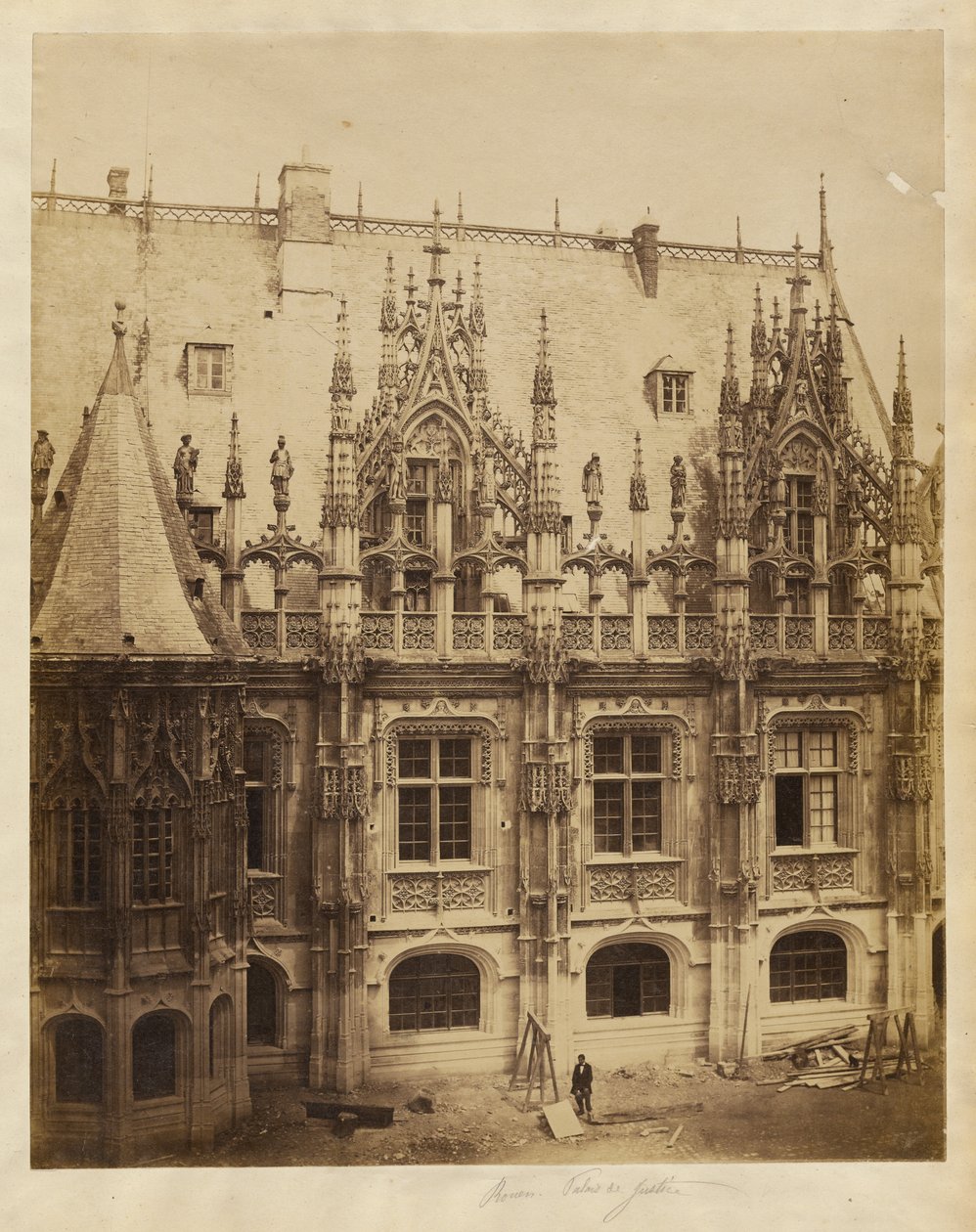 Rouen, tuomioistuimet tekijältä Auguste Rosalie Bisson