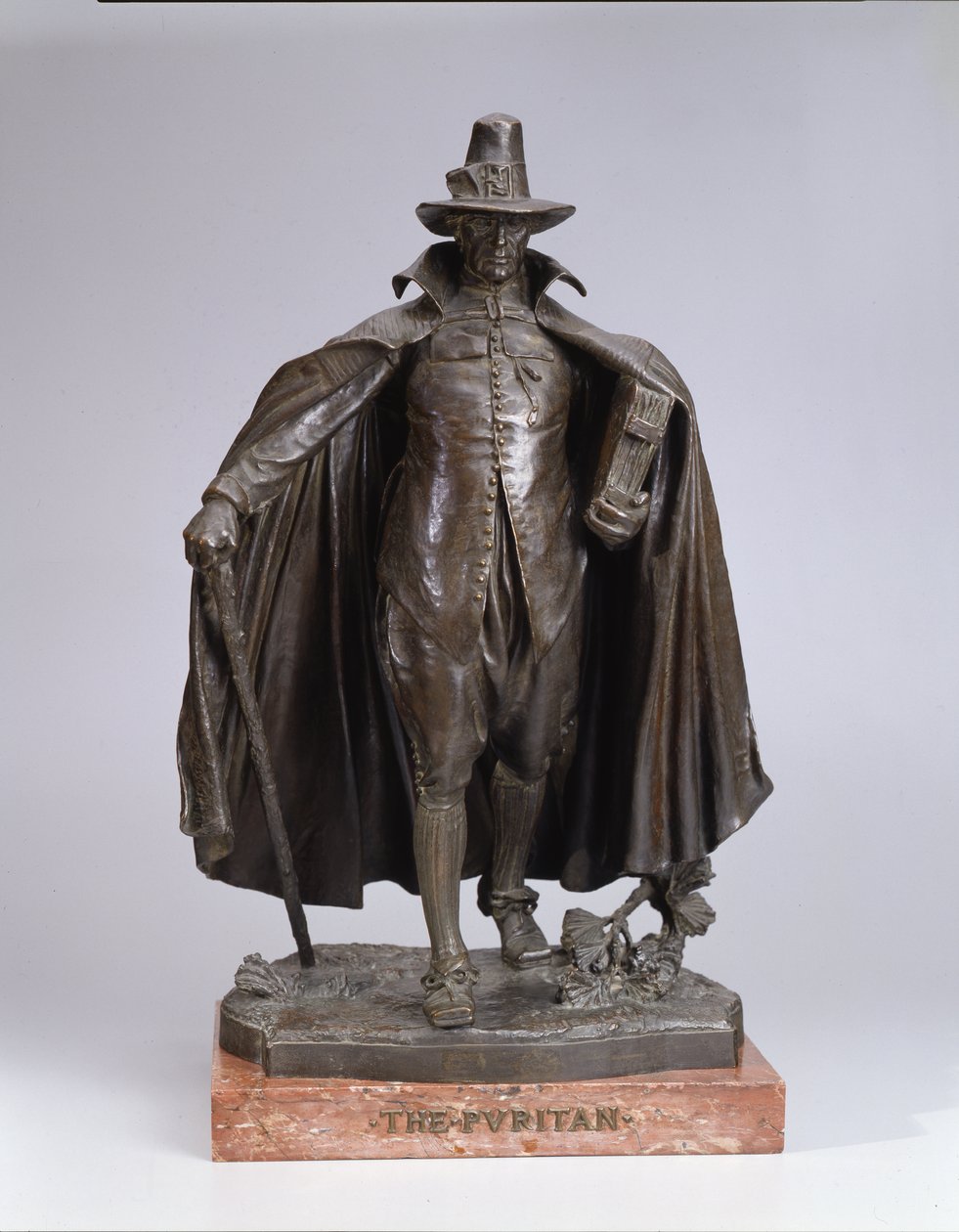 Puritan, valettu 1899 (pronssi italialaisella marmoripohjalla) tekijältä Augustus Saint Gaudens