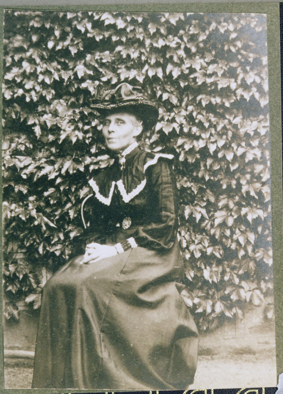 William Lawrence Braggin (1890-1971) äiti tekijältä Australian Photographer