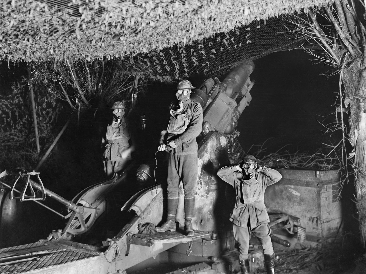 9,2 tuuman haupitsiase 2. Australian Siege Batterysta (55. Australian Siege Artillery Battery), toiminnassa, Voormezeele, Belgia, syyskuu 1917 tekijältä Australian Photographer