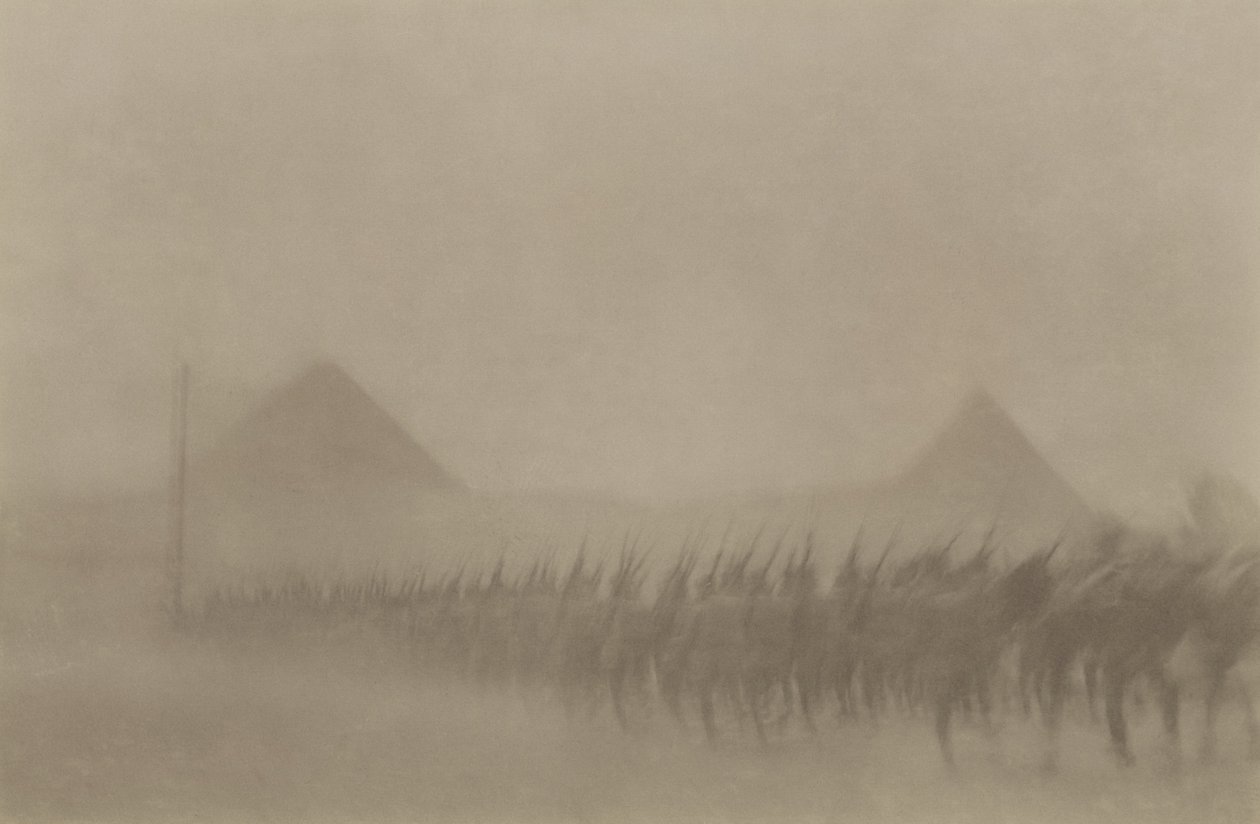 Australian jalkaväki marssi pölymyrskyn aikana, joka tunnetaan Egyptissä Khamseenina, 1915 tekijältä Australian Photographer