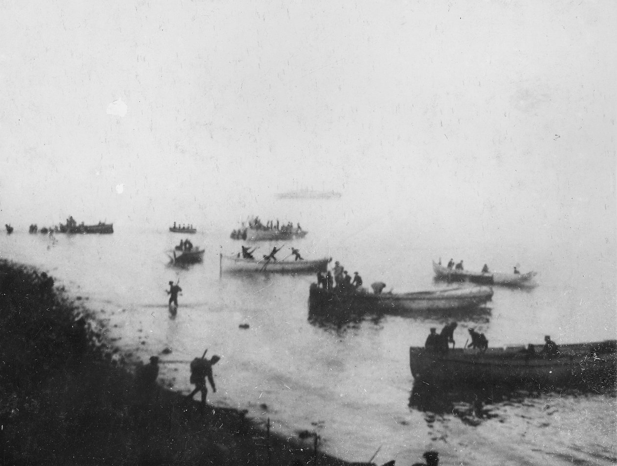 Laskeutuminen Anzac Coveen, n. 1915 tekijältä Australian Photographer