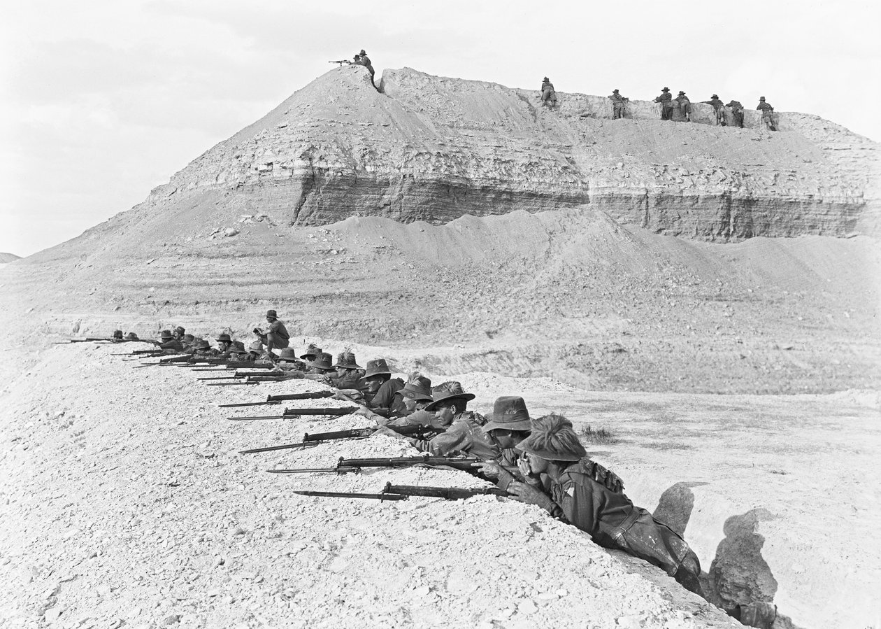 Sivukuva 5. Australian Light Horse Prikaatin miehistä, valmiina, osassa sillanpäätä, huhtikuu 1918 tekijältä Australian Photographer