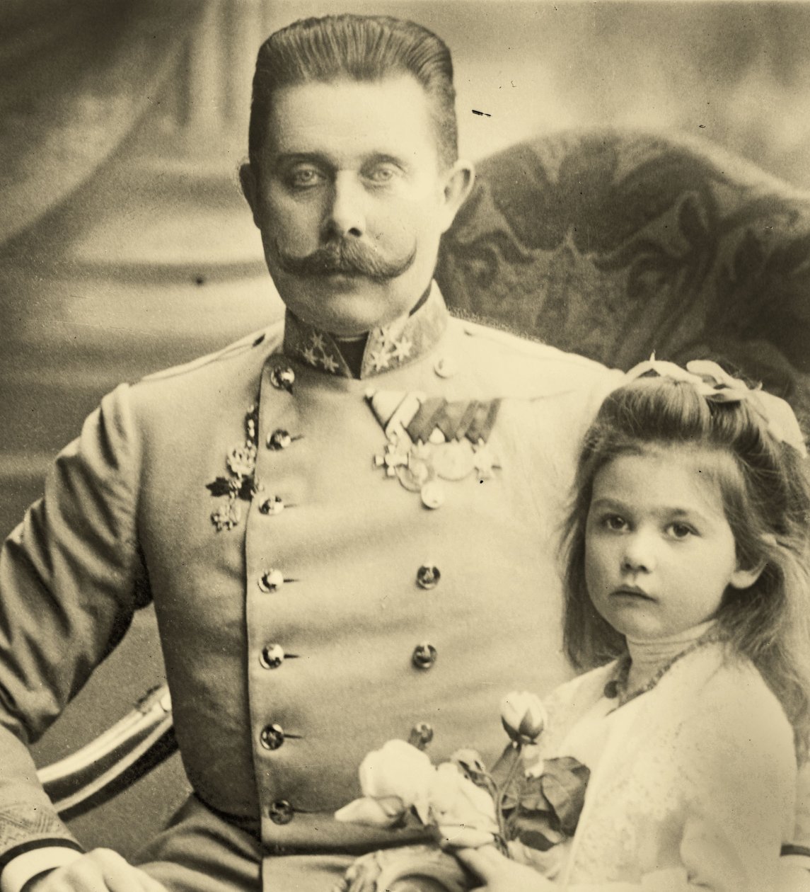 Franz Ferdinand prinsessa Sophien kanssa tekijältä Austrian School