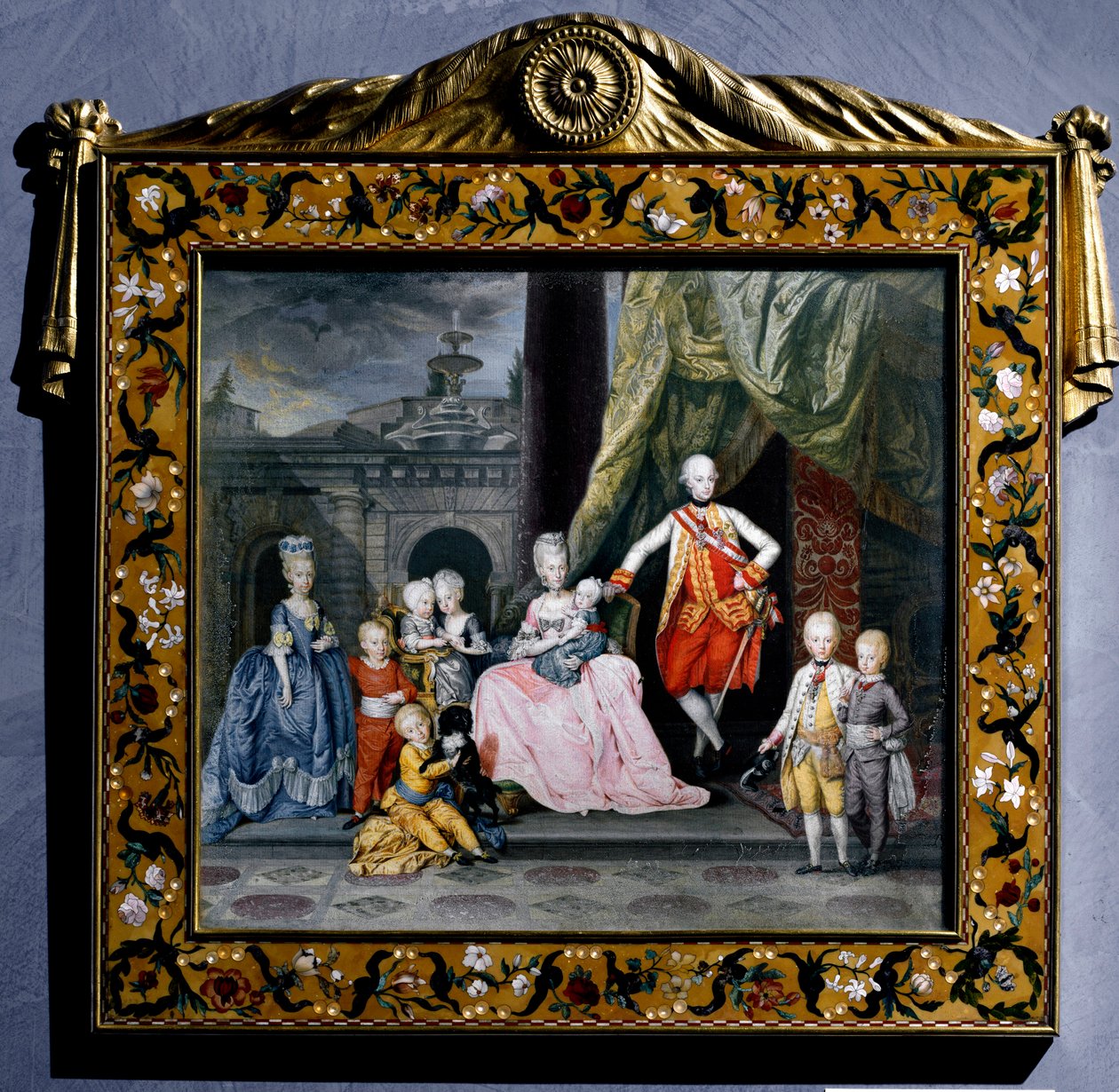 Pierre-Leopold Habsburg-Lorrainen (Pierre Leopold of Habsburg Lorraine) (1747-1792) (silloin Pyhän Imperiumin tai Itävallan Leopold II) muotokuva ympäröi perheensä (hänen vaimonsa Marie Louise ja heidän 8 lastaan) Miniatyyrimaalaus. 1776 Wien Hofbour tekijältä Austrian School