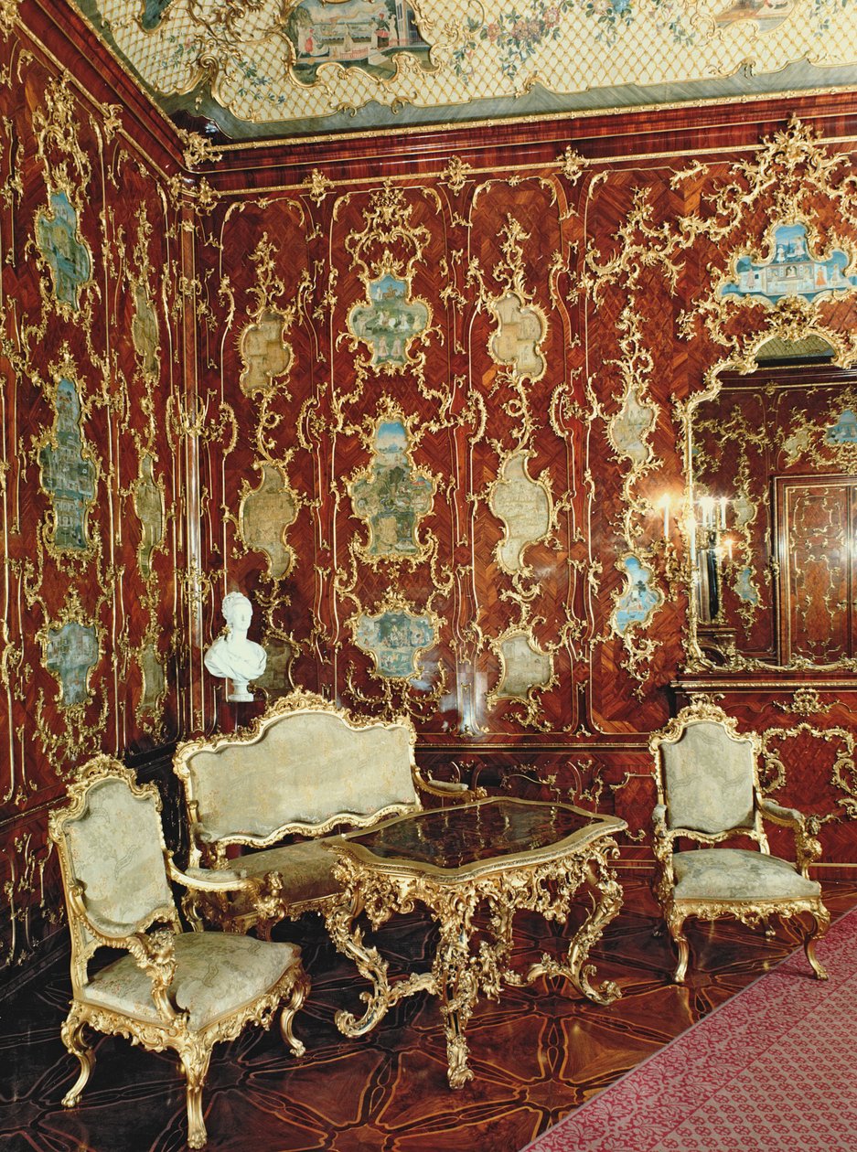Millionen-huone, jossa on viikunapuulla koristeltu persialaisia miniatyyrejä ja koristeltu kullatuilla koristeilla, Schloss Schonbrunn, Wien tekijältä Austrian School