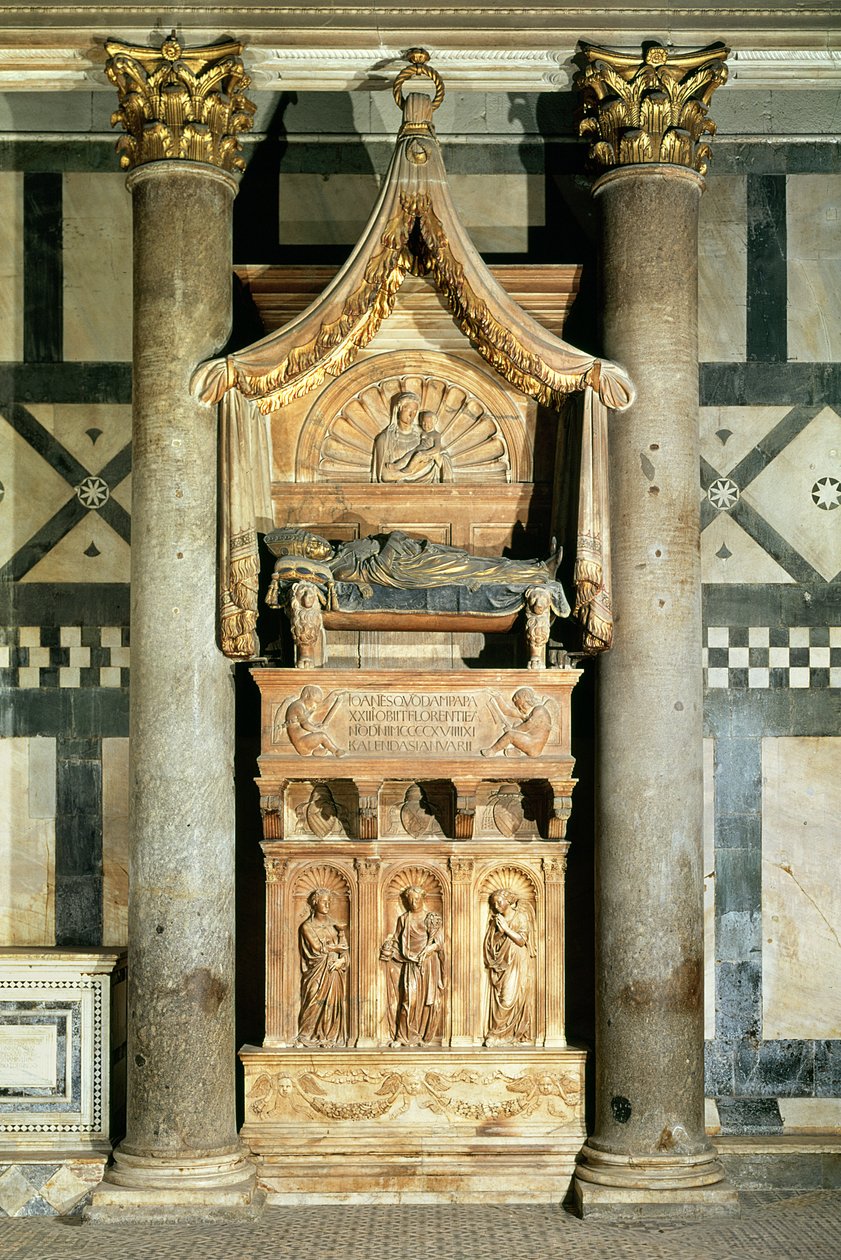 Näkymä paavi Johannes XXIII:n (n. 1370-1419) haudalle tekijältä Donatello