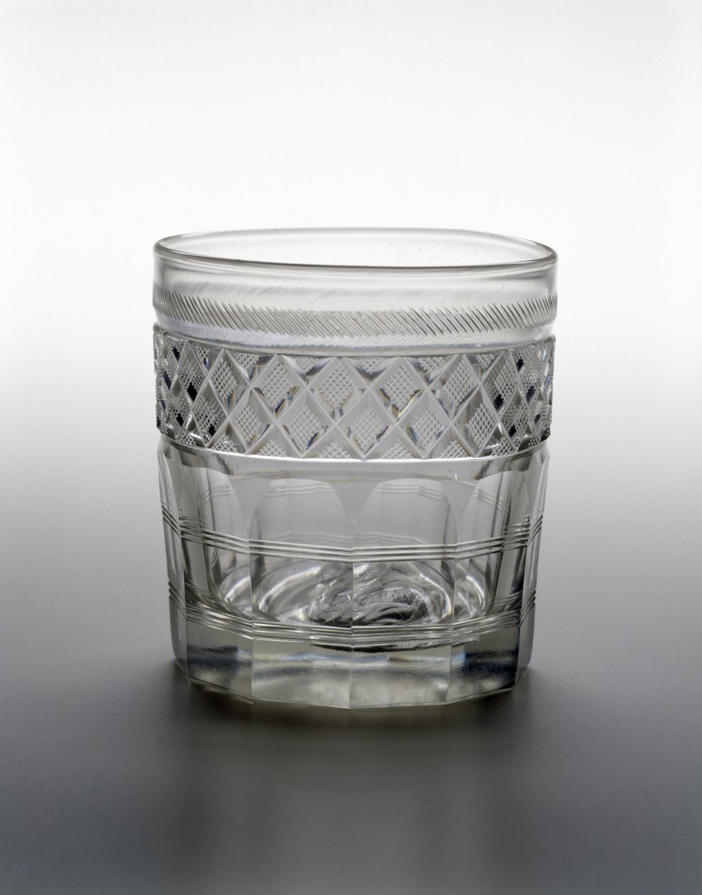 Tumbler, c. 1825 (lyijylasi, jossa sulfidi cameo muotokuva) tekijältä Bakewell and Page
