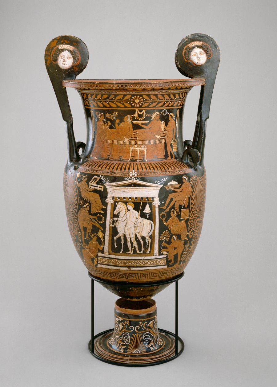 Volute krater, Apulia, 320-310 eKr. (savi) (katso myös 321231) tekijältä Baltimore Painter