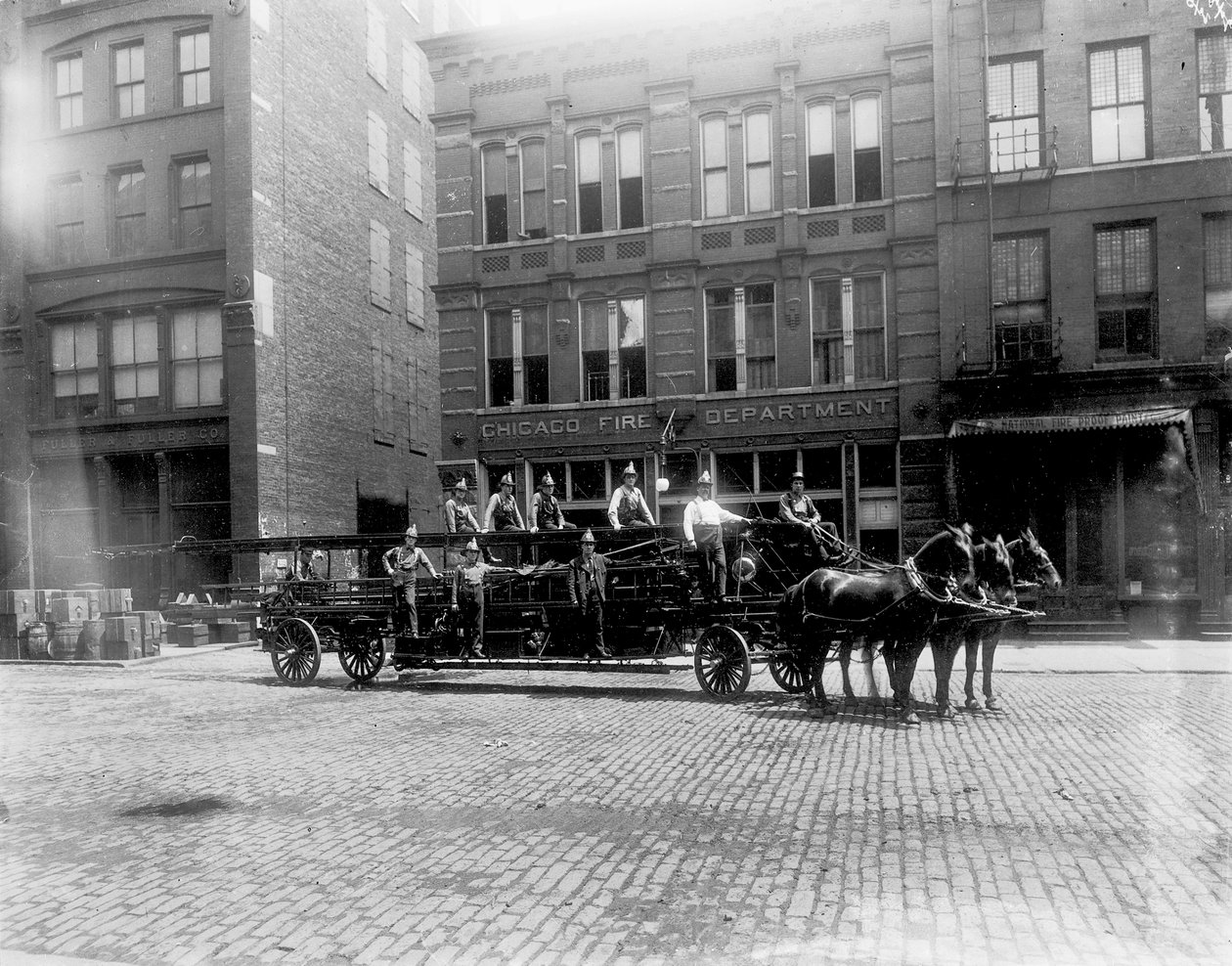 Chicagon palokunnan konepajakeskus nro 40, Chicago, Illinois, Yhdysvallat, noin 1905 (s/w-kuva). tekijältä Barnes and Crosby