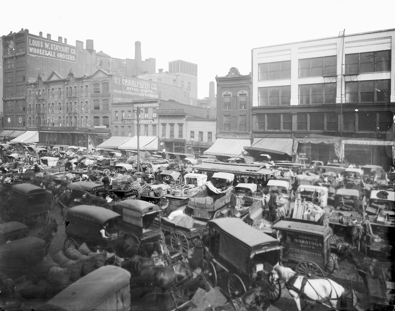Haymarket Square, Chicago, Illinois, USA, n. 1905 (b/w kuva) tekijältä Barnes and Crosby