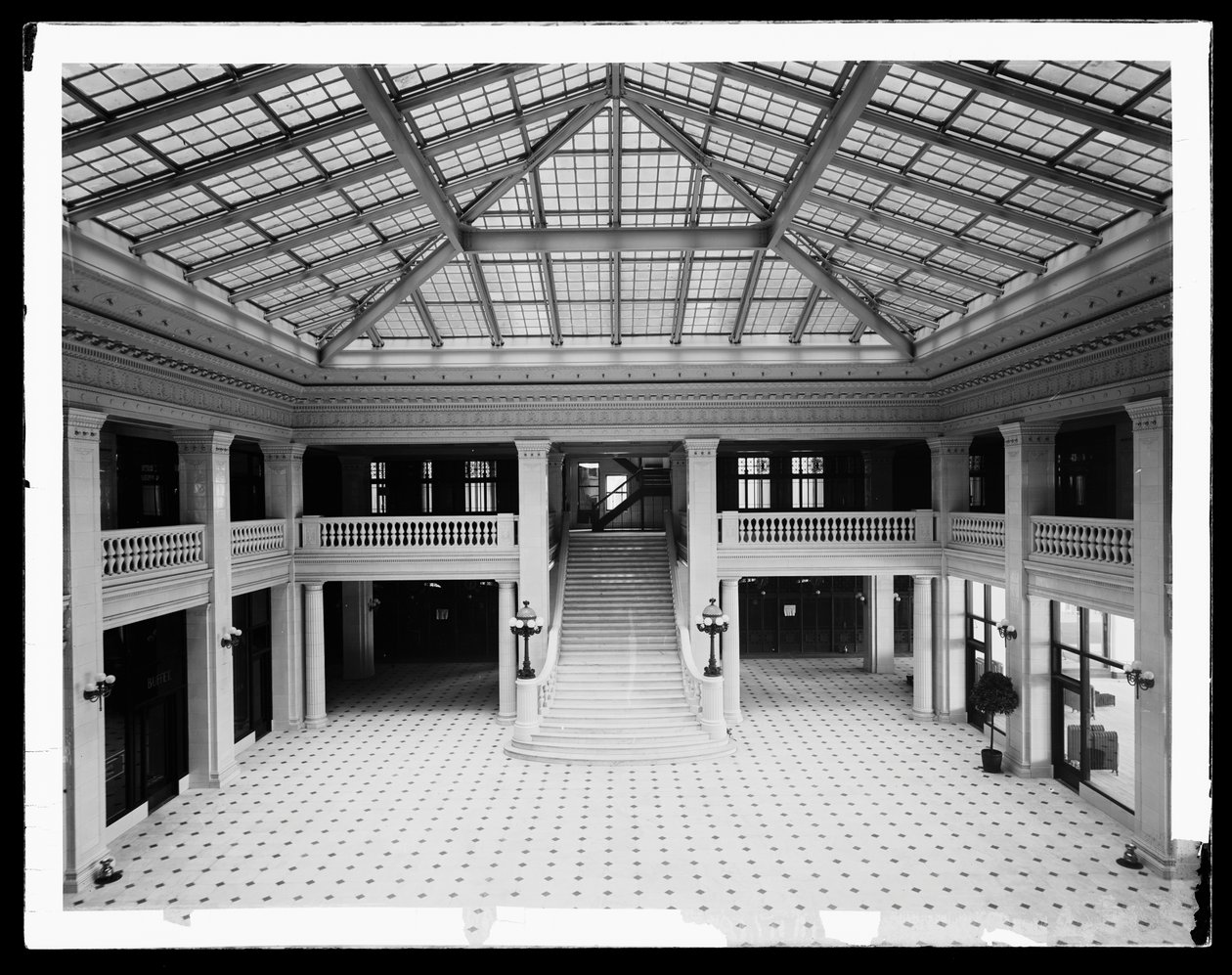 Illinois Theatre Building, Chicago, Illinois, USA, n. 1905 (b/w kuva) tekijältä Barnes and Crosby