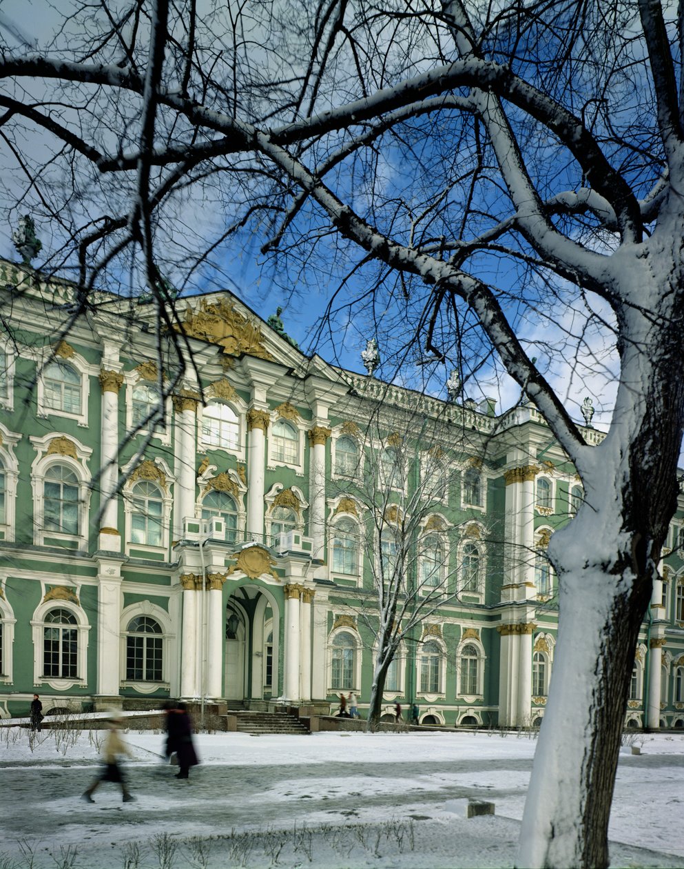 Näkymä Talvipalatsin eteläjulkisivulle Palatsiaukiolta, 1754-62 tekijältä Bartolomeo Franceso Rastrelli