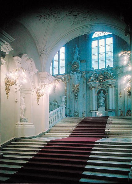Jordanin gallerian pääportaat (kuva) tekijältä Bartolomeo Franceso Rastrelli
