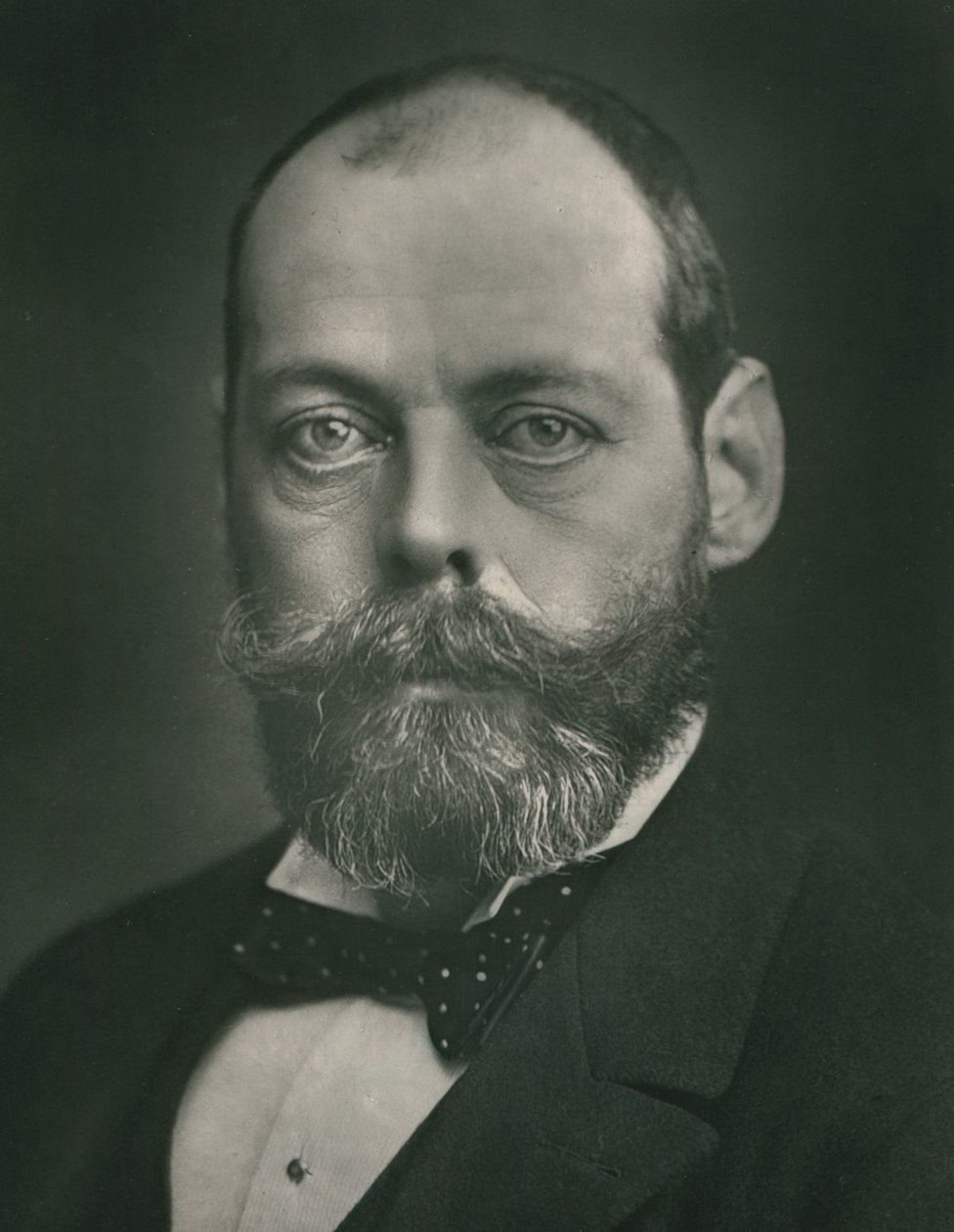 "The Right Honorable The Late Randolph Spencer Churchill", 1890-luvun puoliväli tekijältä Bassano Ltd
