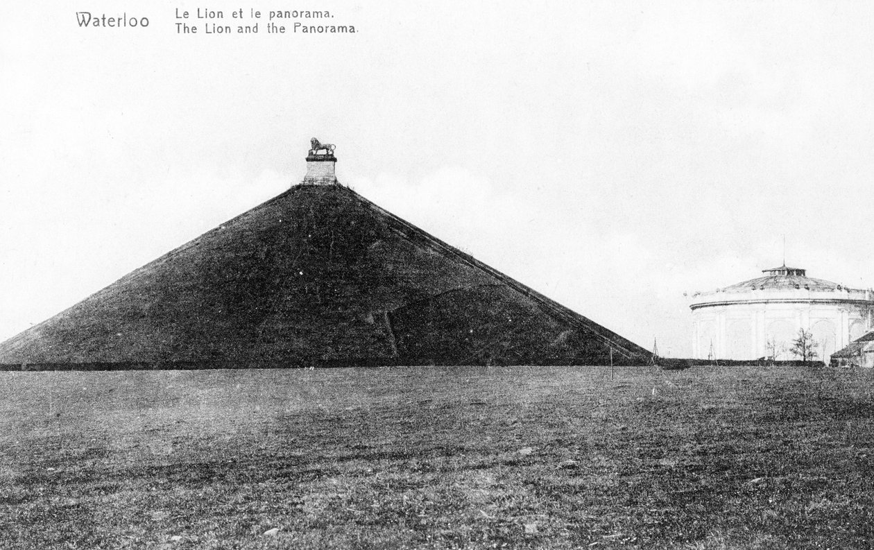 Butte du Lion (Lions Mound) ja Panorama at Waterloo, muistopostikortti, n. 1912 (valokuva) tekijältä Belgian Photographer