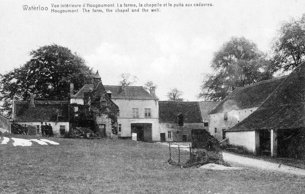 Hougoumontin maatila, tärkeä strateginen kohde Wellingtonille Waterloon taistelun aikana, muistopostikortti, n. 1912 (valokuva) tekijältä Belgian Photographer
