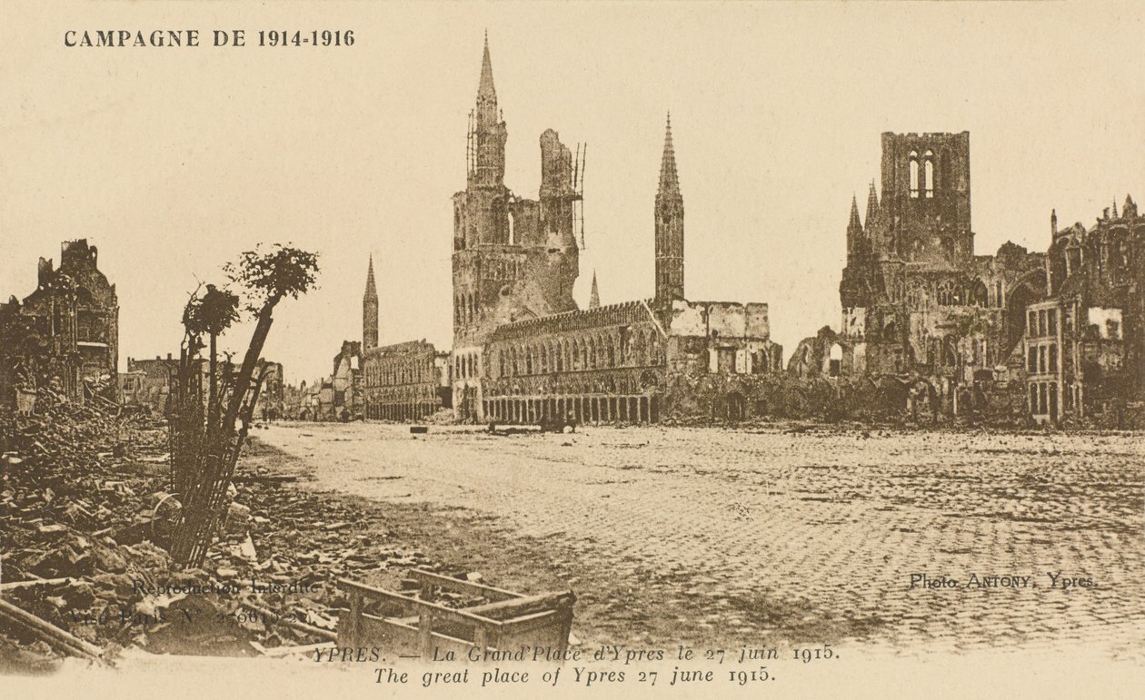 Grand Place, Ypres, 27. kesäkuuta 1915 tekijältä Belgian Photographer