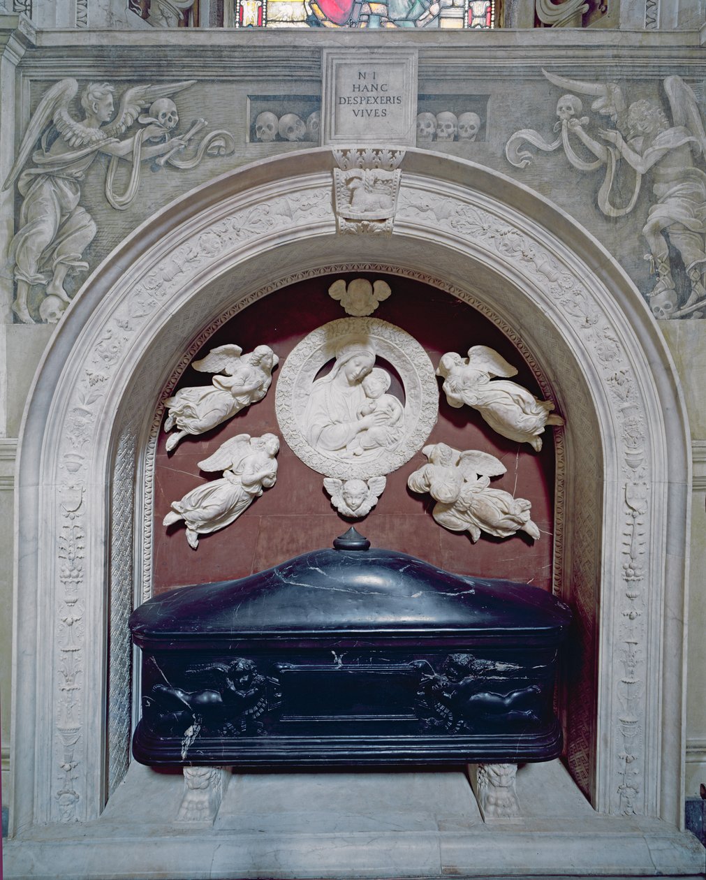 Filippo Strozzin (1428-91) hauta Strozzin kappelissa, 1491-95 (marmori) tekijältä Benedetto da Maiano