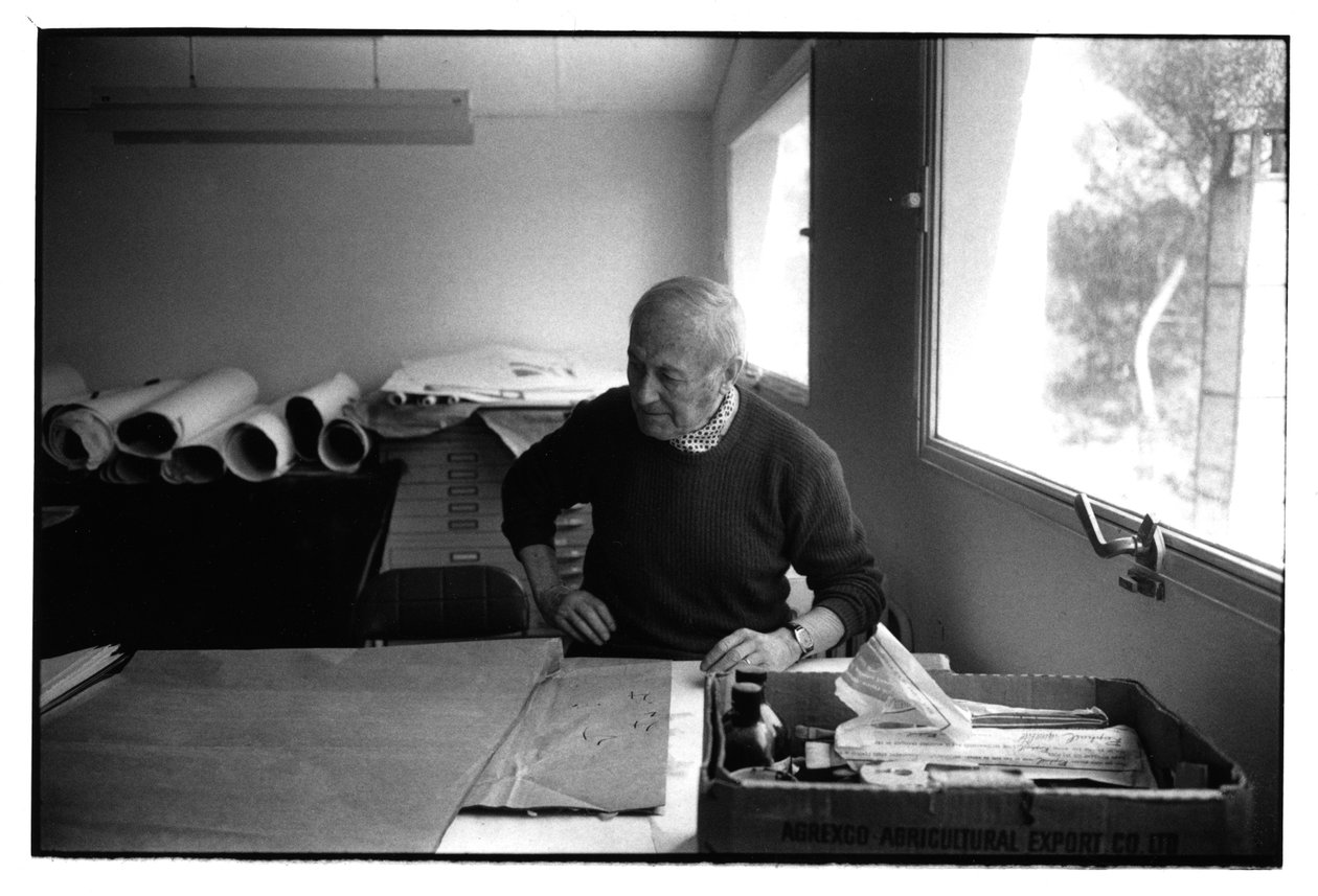  tekijältä Bernard Perrine