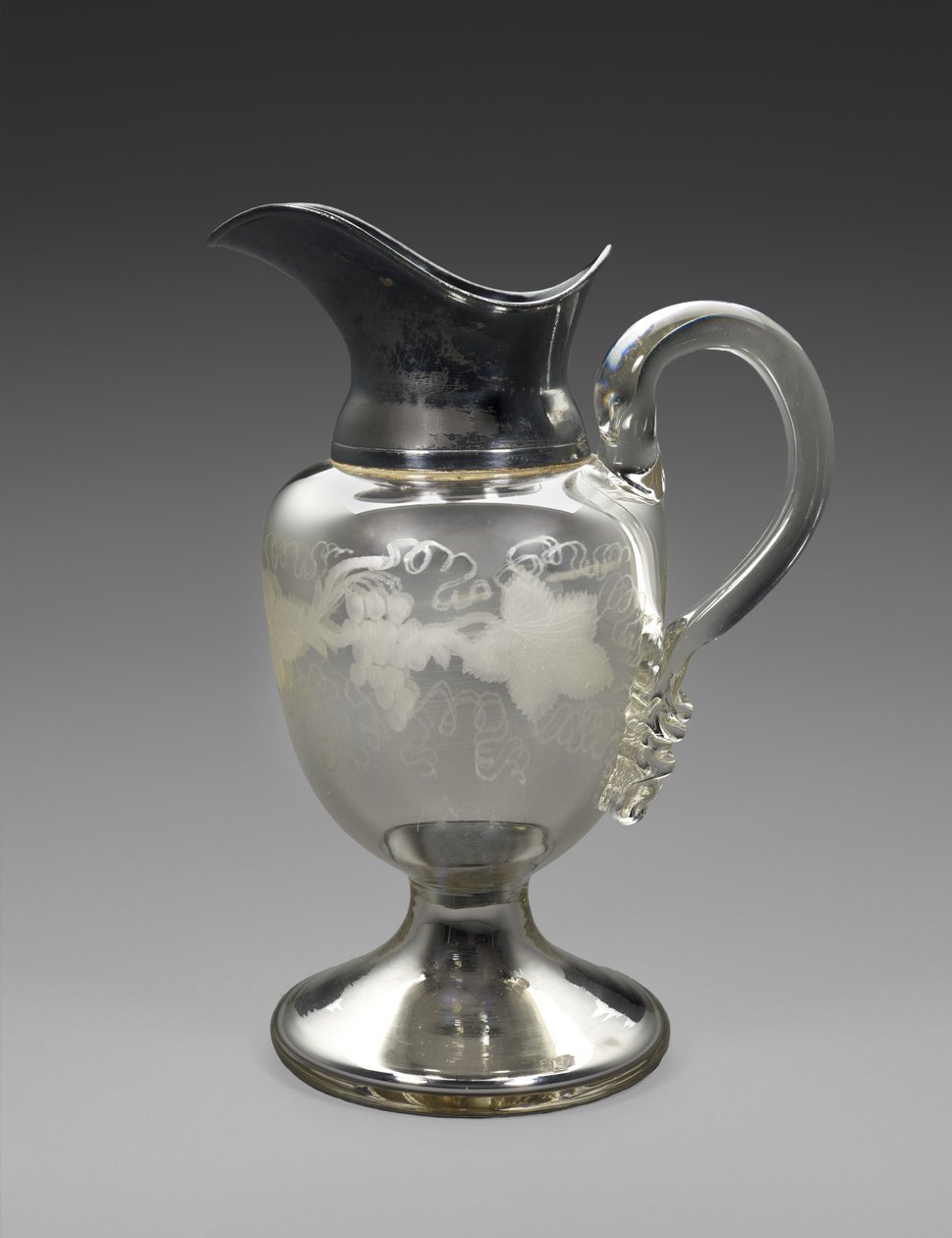 Kannu, c. 1865-1871 (hopealasi, hopealevy, korkki, paperi) tekijältä Boston Silver Glass Company
