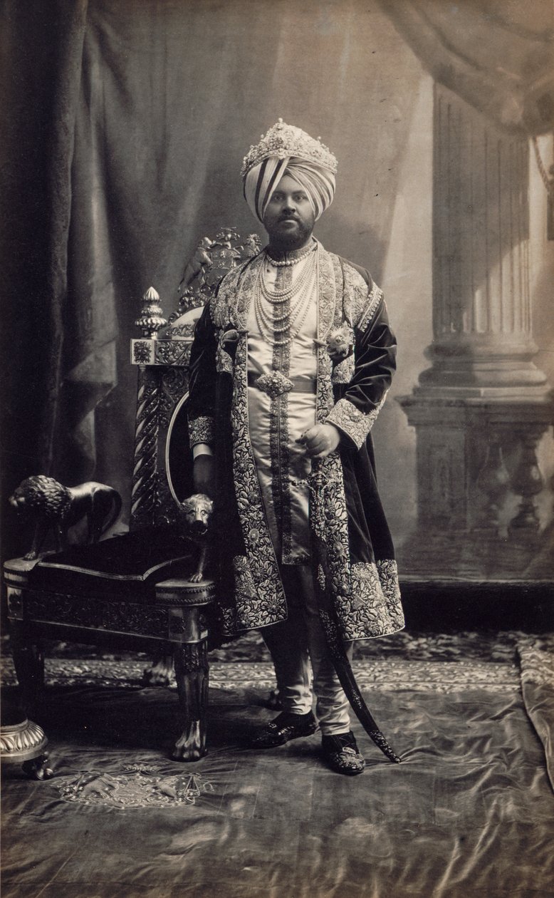 Kapurthalan maharadja Jagatjit Singh, noin 1903 (valokuva). tekijältä Bourne & Shepherd