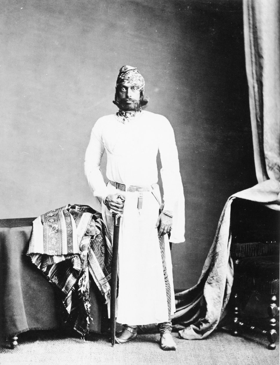 Maharaja Jaswant Singh II Jodhpurista, noin 1870-luku tekijältä British Photographer