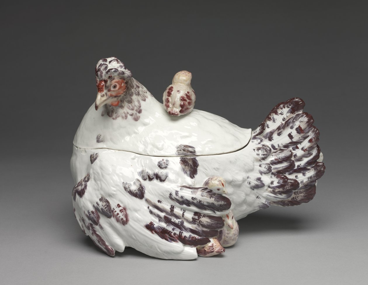 Hen and Chicks Tureen, Chelsean posliinitehdas, n. 1755 tekijältä British School