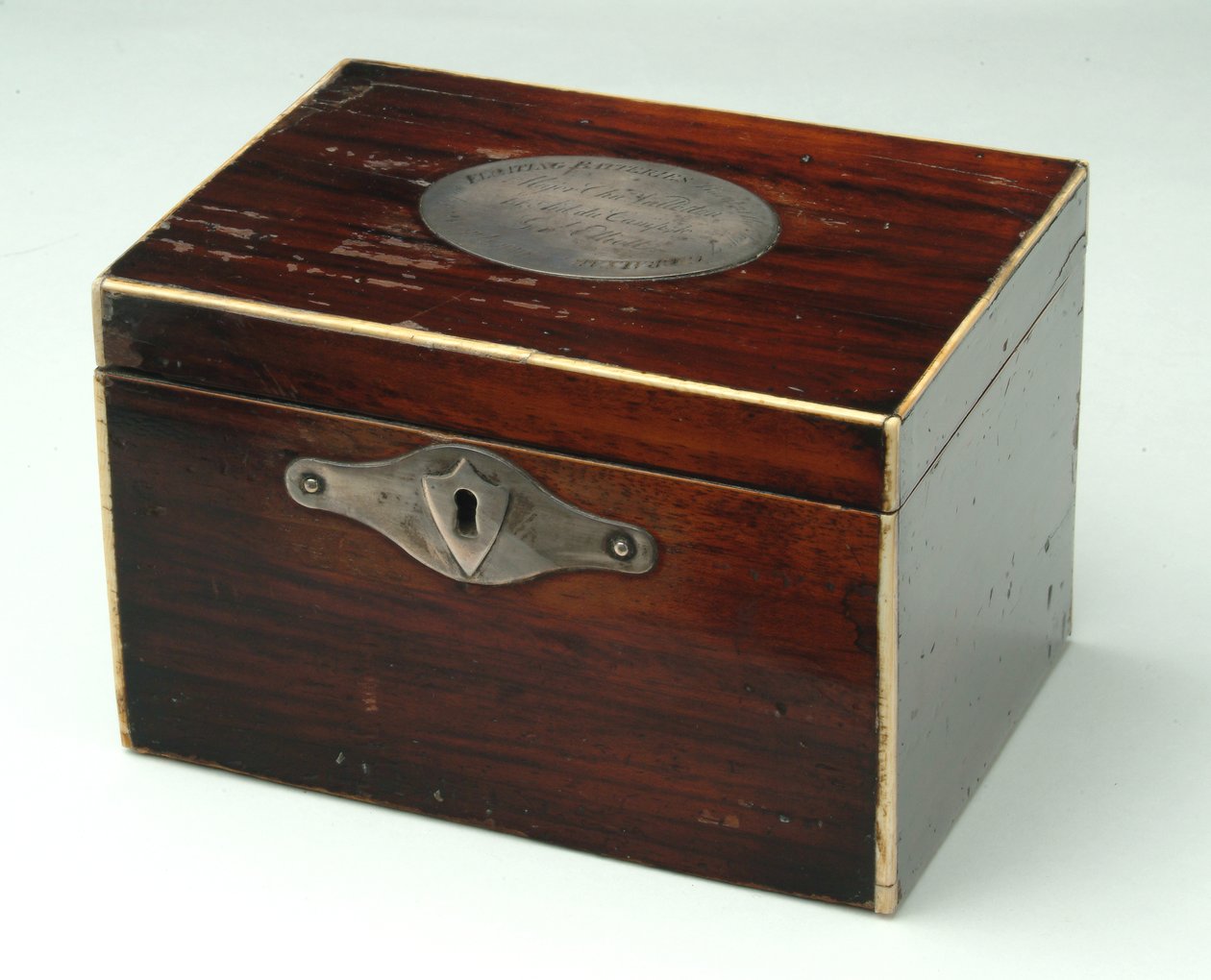 Tea caddy, 1783 noin tekijältä British School