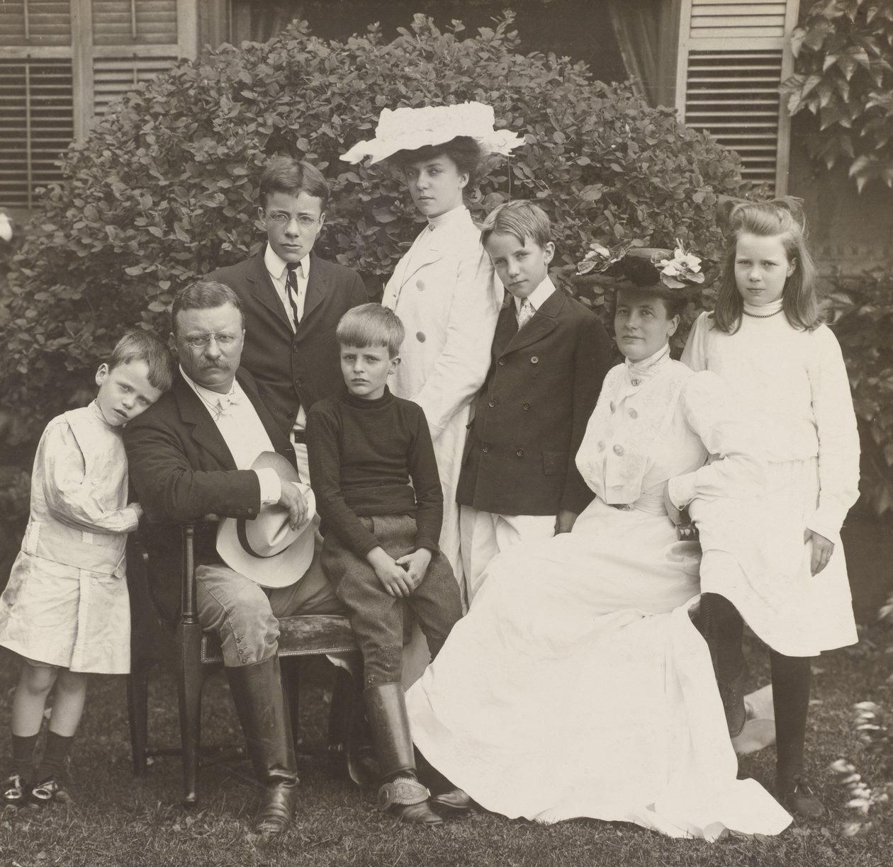 Presidentti Theodore Roosevelt, hänen vaimonsa Edith ja perhe tekijältä Brothers Pach