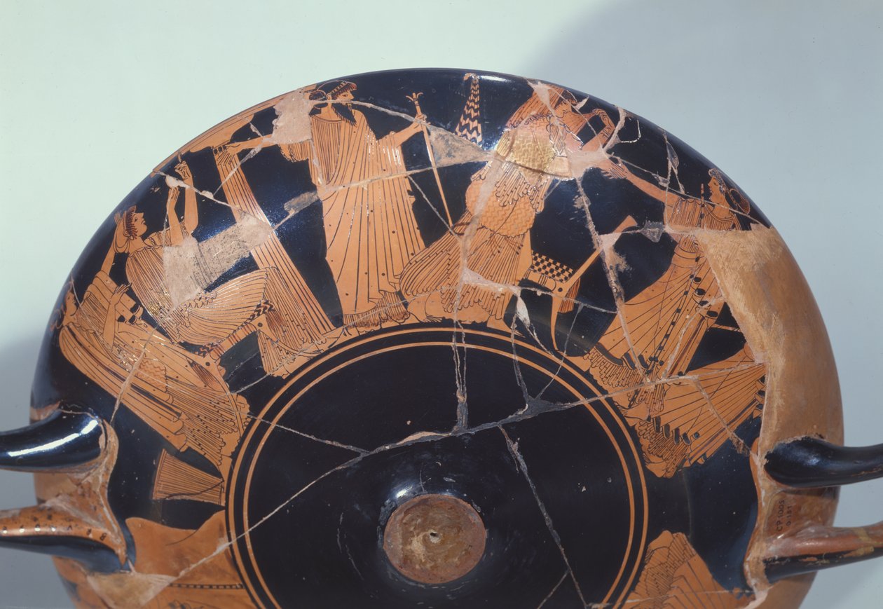 Punainen ullakkokuppi, joka kuvaa Pariisin paluuta Priamiin, jota ympäröivät Cassandra, Polyxena, Hecuba ja Aphrodite, Vulcista, n. 495 eKr. (keramiikka) (yksityiskohta) tekijältä Brygos Painter