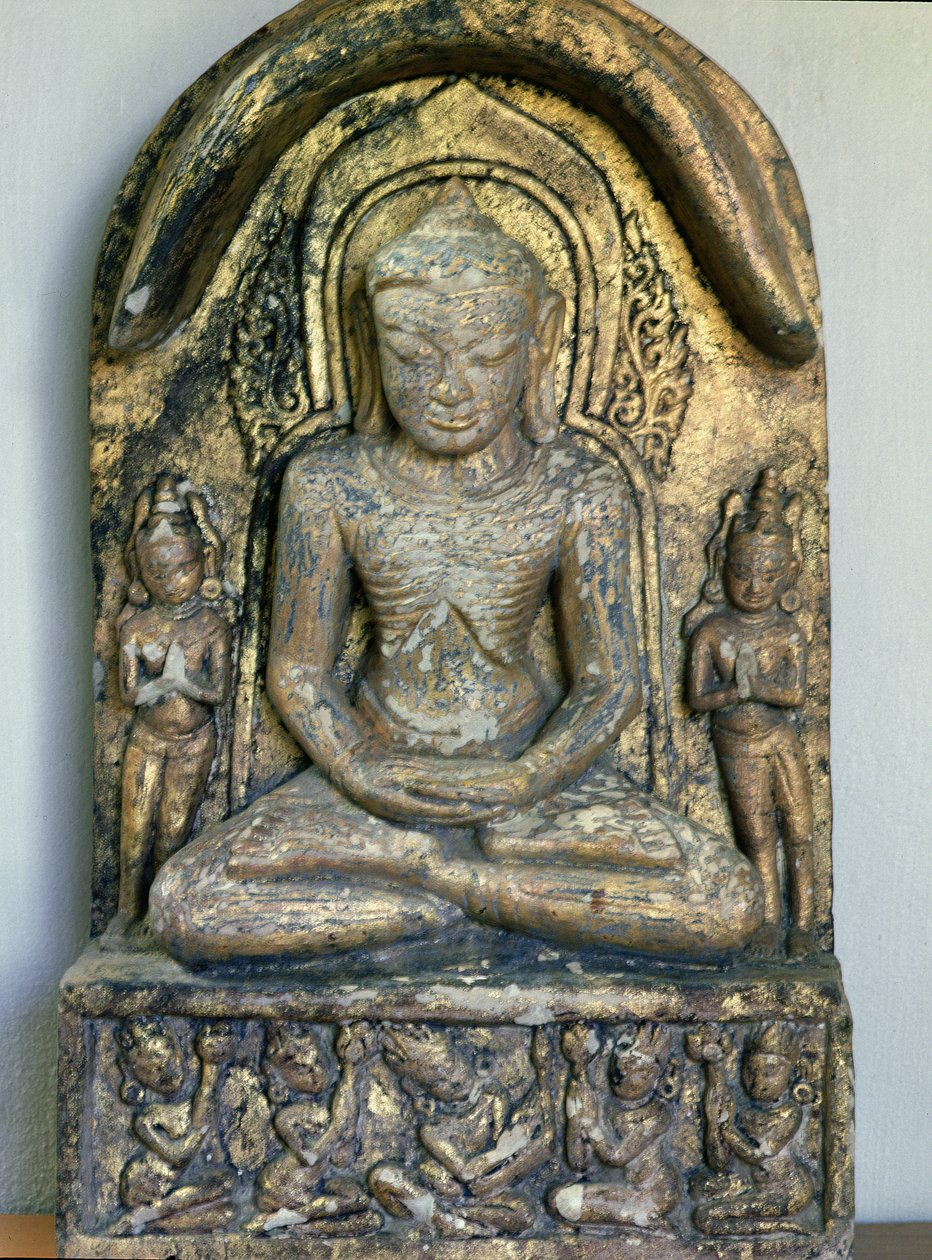 Istuu Buddha meditaatiossa tekijältä Burmese School
