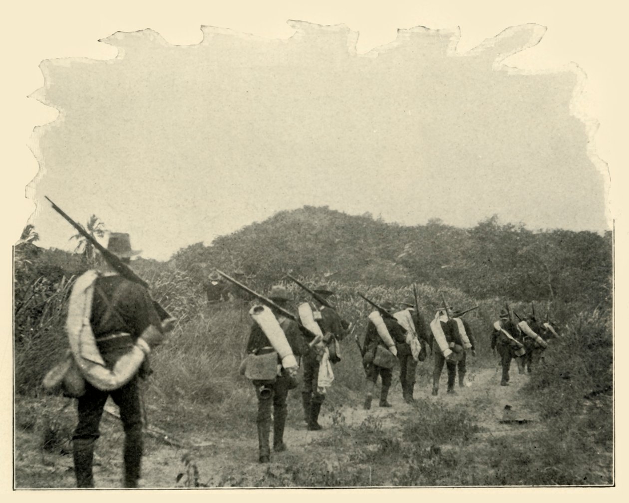 Matkalla 1. ja 10. taistelukentältä Rough Riders -konfliktikohtaukseen, vuorten yli tekijältä Burr McIntosh