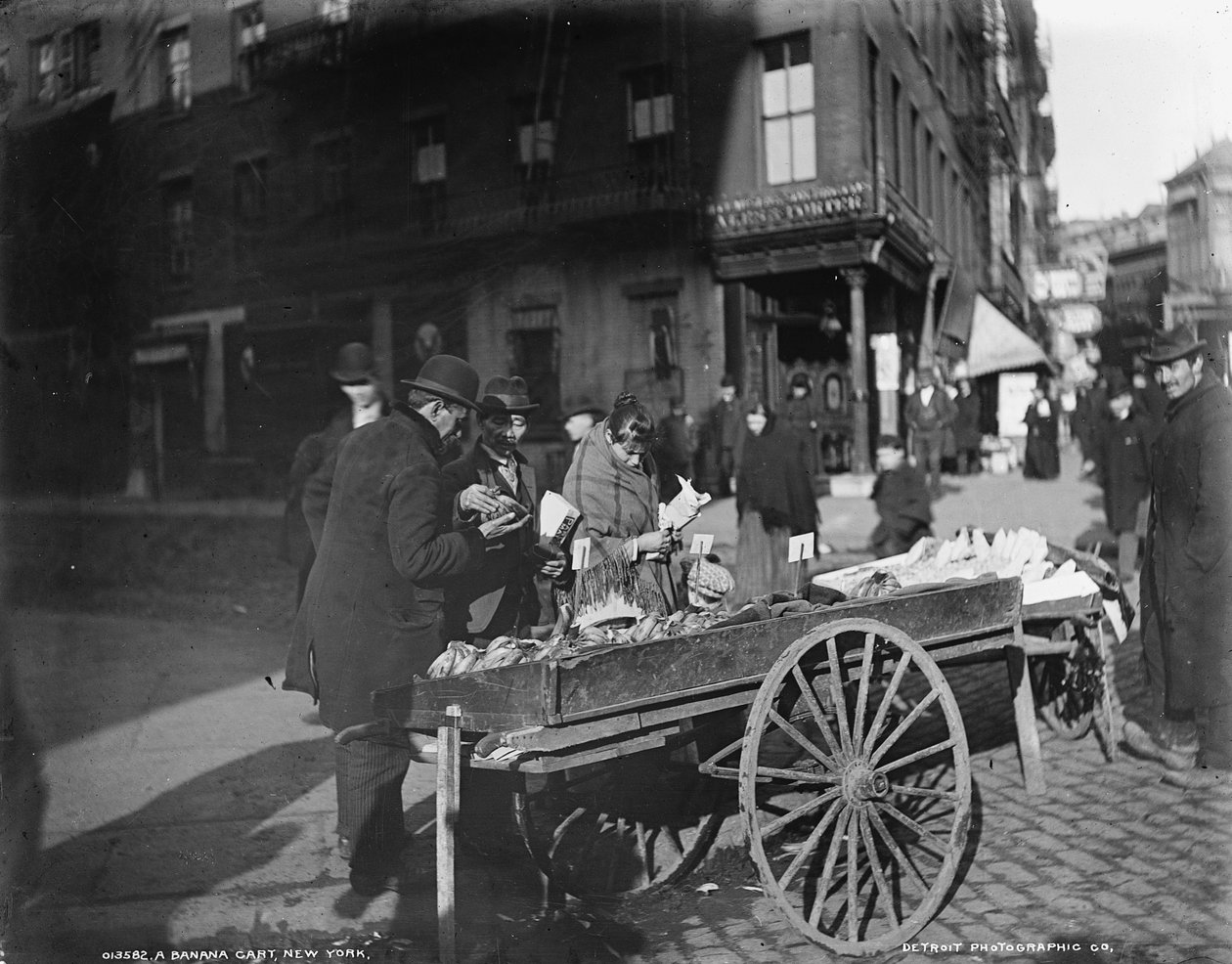 Banaanikärry, New York, noin 1900 tekijältä Byron Company