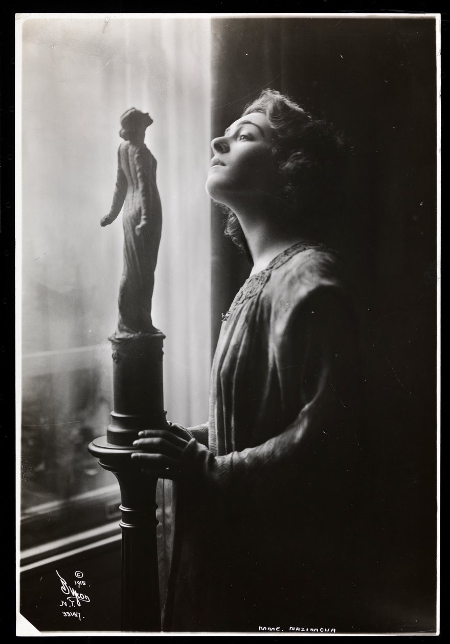 Alla Nazimova, 1915 (hopeagelatiiniprintti) tekijältä Byron Company