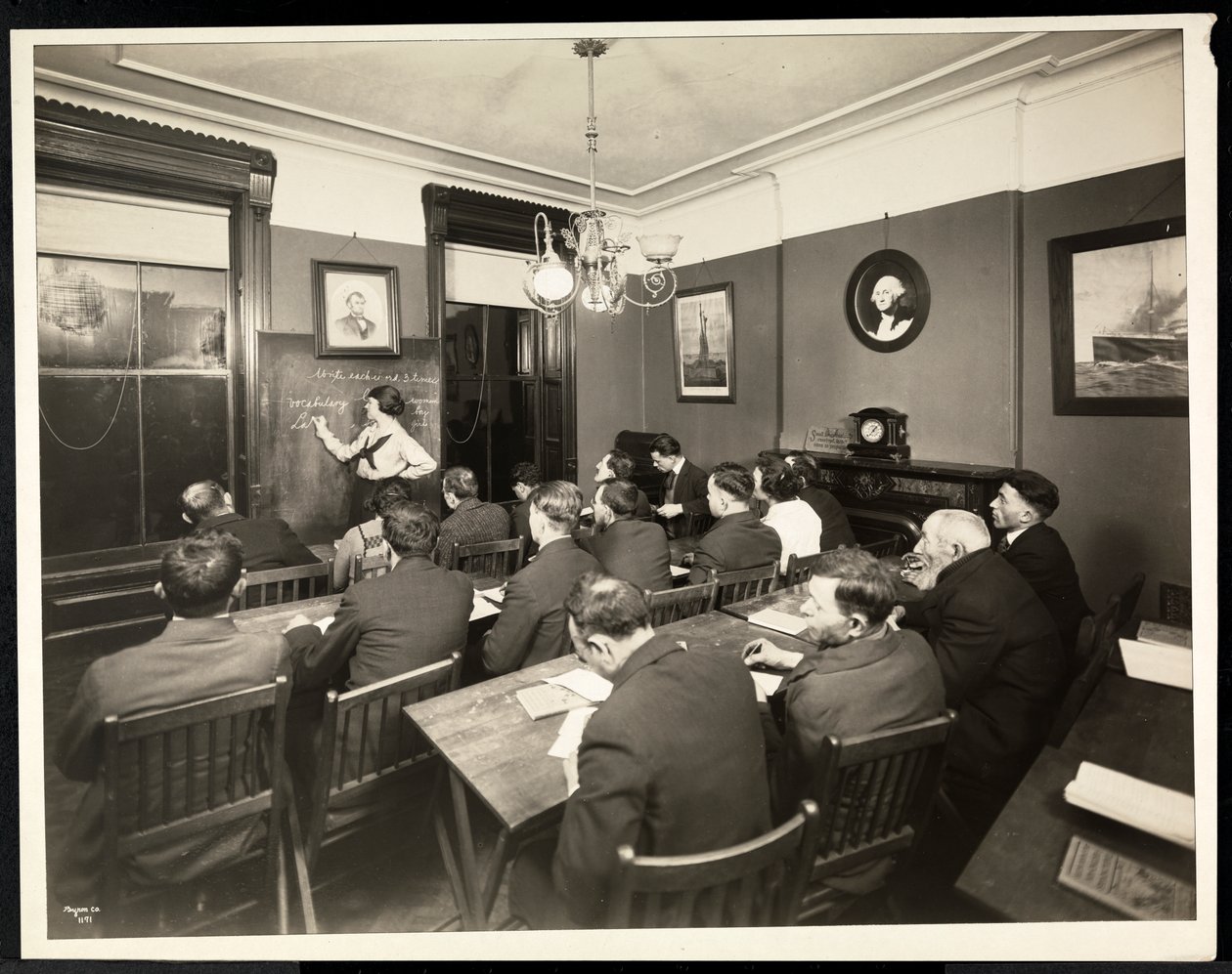 Amerikkalainen kurssi Rodeph Sholom Sisterhoodissa, 157 East 94th Street, New York, 1920 (hopeagelatiiniprintti) tekijältä Byron Company