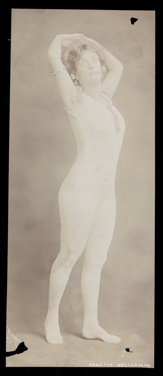 Annette Kellerman, n. 1900 (hopeagelatiiniprintti) tekijältä Byron Company