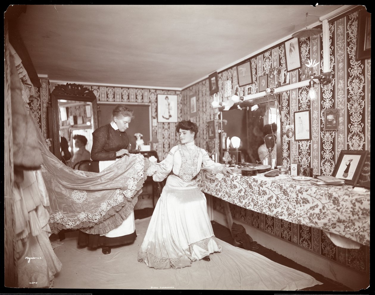 Bijou Fernandez, 1902 (hopeagelatiiniprintti) tekijältä Byron Company