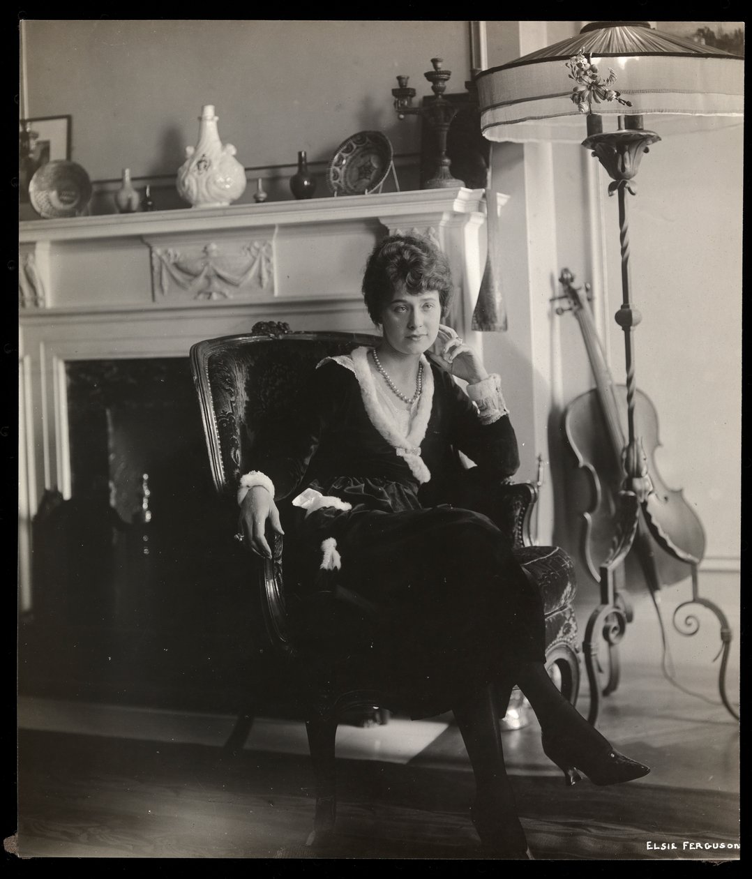 Elsie Ferguson, 1917 (hopeagelatiiniprintti) tekijältä Byron Company