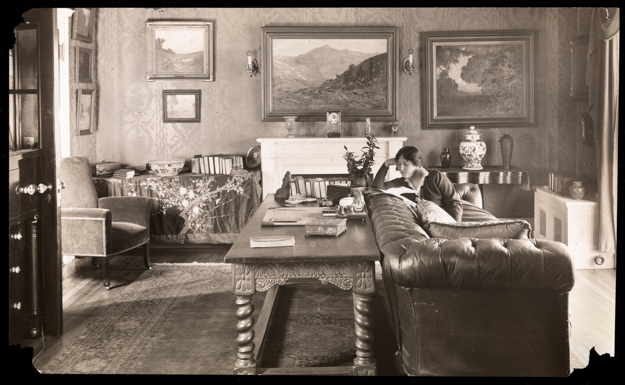 Margaret Illington kotona, 1900-luku (hopeagelatiiniprintti) tekijältä Byron Company
