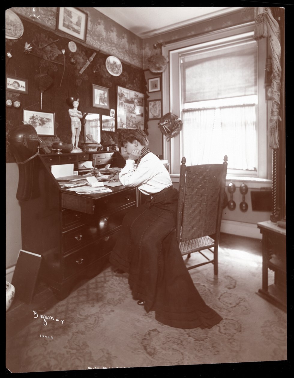 Neiti Margaret Mayo, 1903 (hopeagelatiiniprintti) tekijältä Byron Company