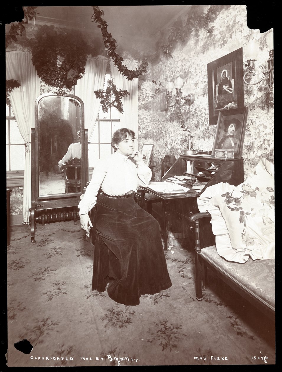 Minnie Maddern Fisken muotokuva, 1903 (hopeagelatiiniprintti) tekijältä Byron Company