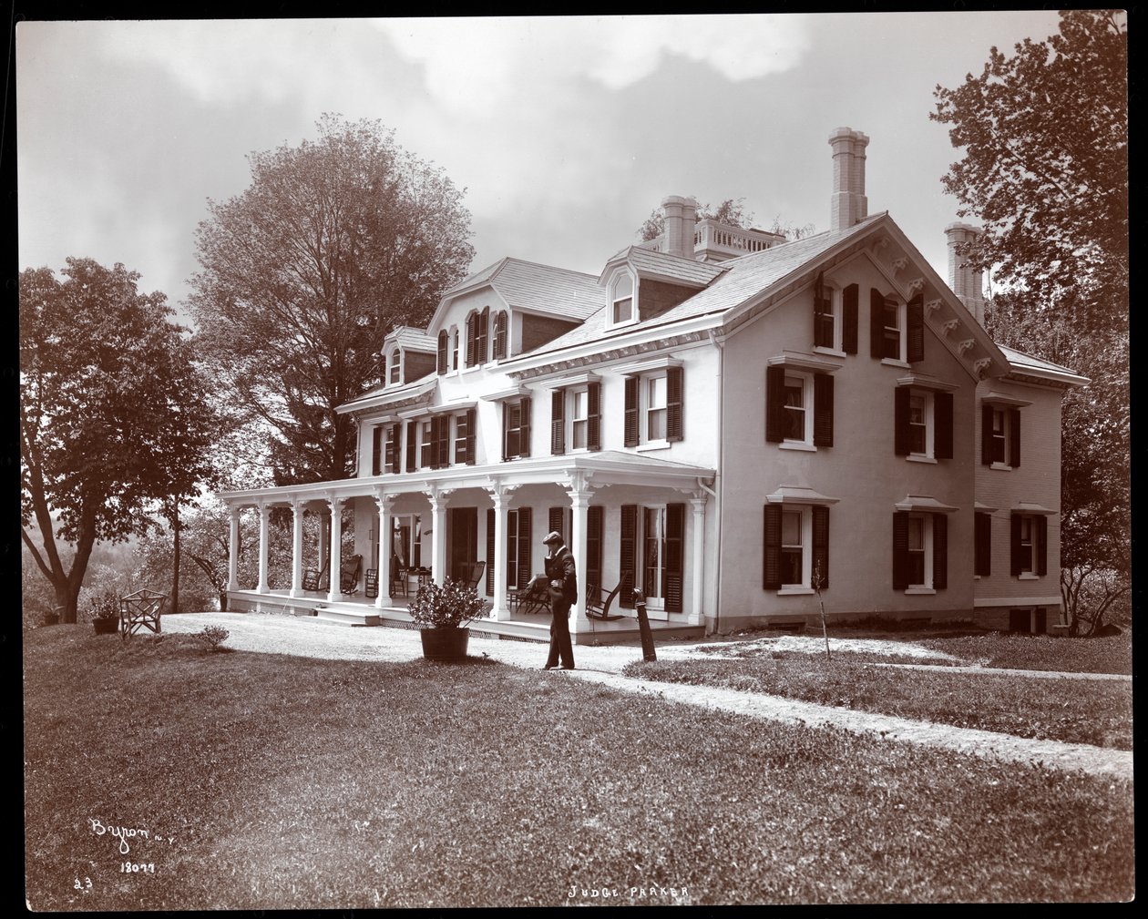 Alton Brooks Parkerin asuinpaikka, Esopus Creek, New York, 1904 (hopeagelatiiniprintti) tekijältä Byron Company