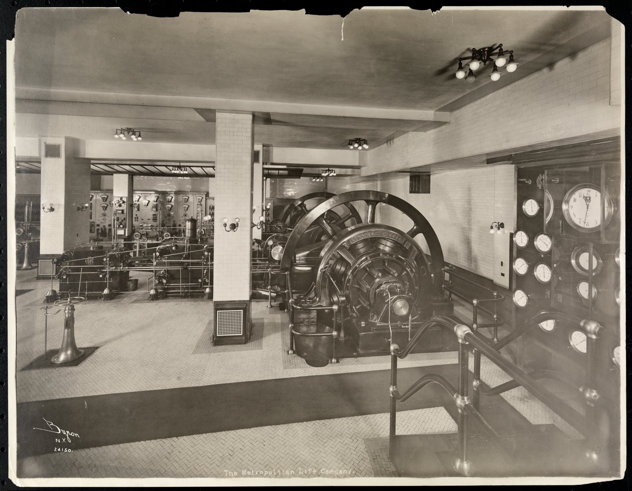 Mekaanisten laitteiden huone Metropolitan Life Insurance Co.:ssa osoitteessa 23rd Street ja Madison Avenue, New York, 1907 (hopeagelatiiniprintti) tekijältä Byron Company