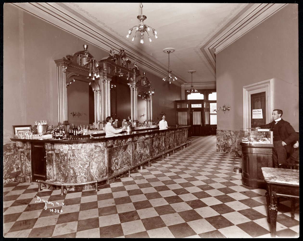 Baari Gilsey Housessa, Broadwayssa ja 29th Streetissä, New Yorkissa, 1900 tai 1901 (hopeagelatiiniprintti) tekijältä Byron Company