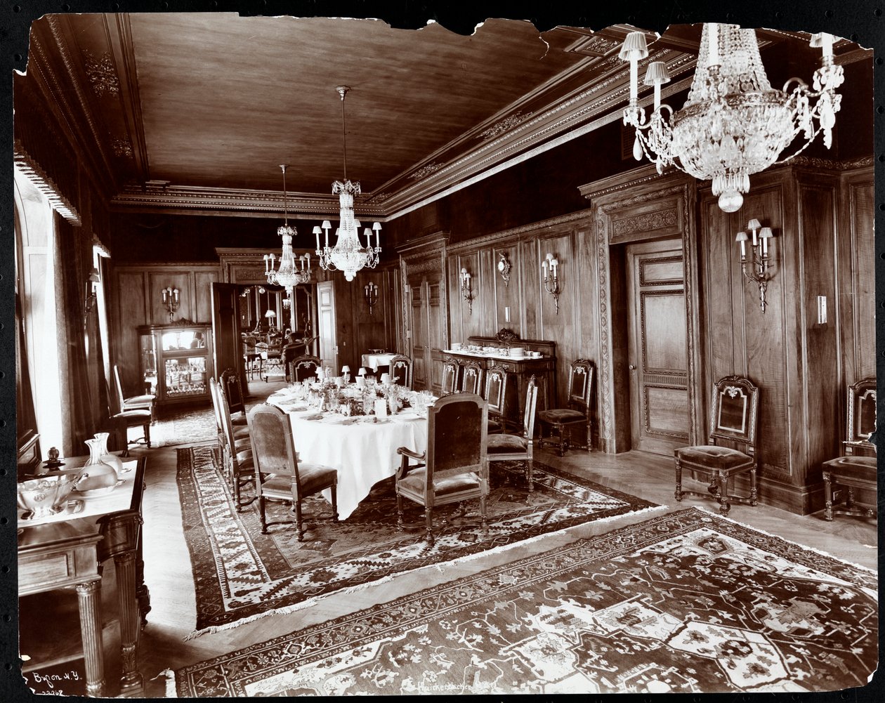 Ruokasali Hotel Knickerbockerissa, 1906 (hopeagelatiiniprintti) tekijältä Byron Company