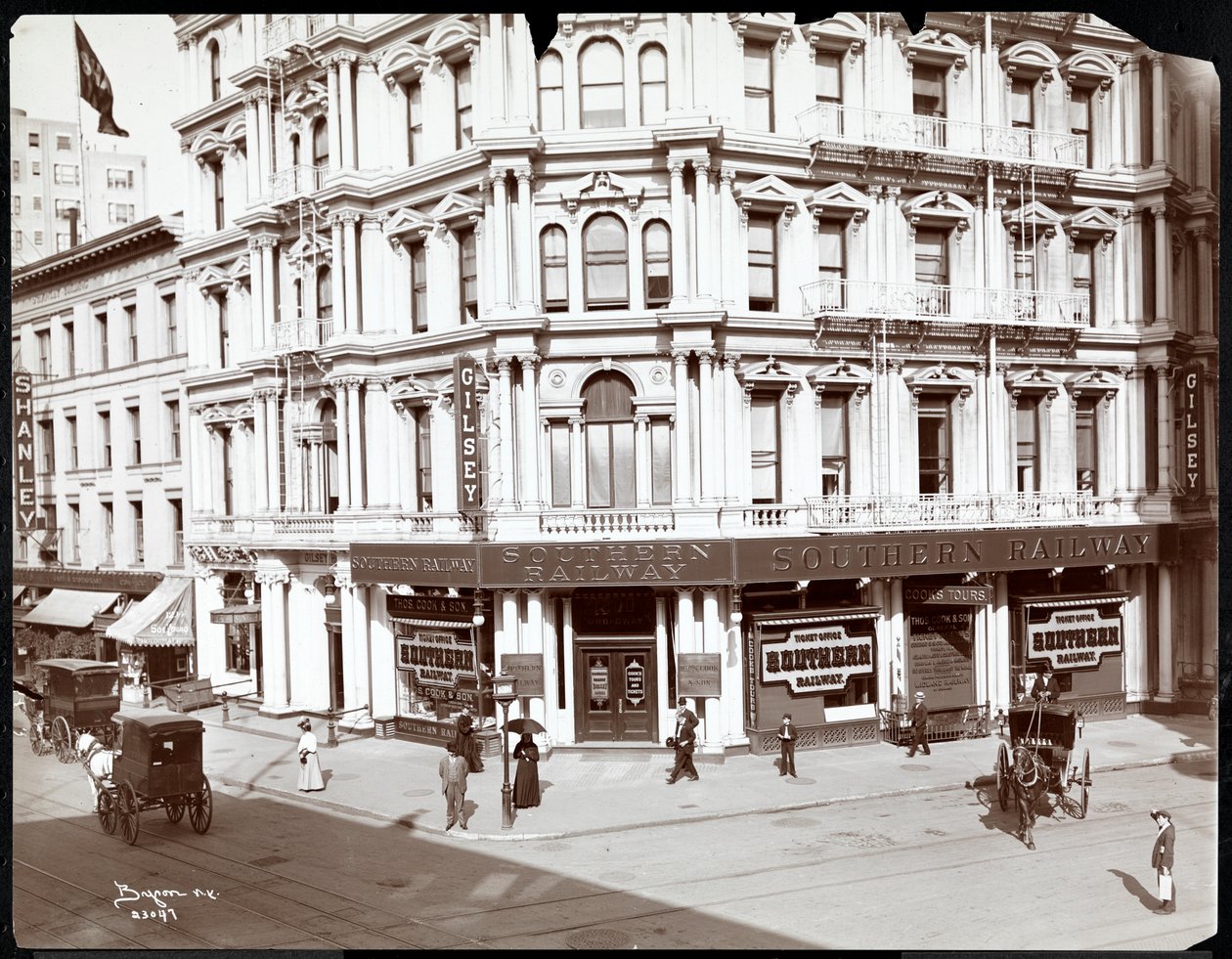 Gilsey House, Broadway ja 29th Street, New York, 1906 (hopeagelatiiniprintti) tekijältä Byron Company